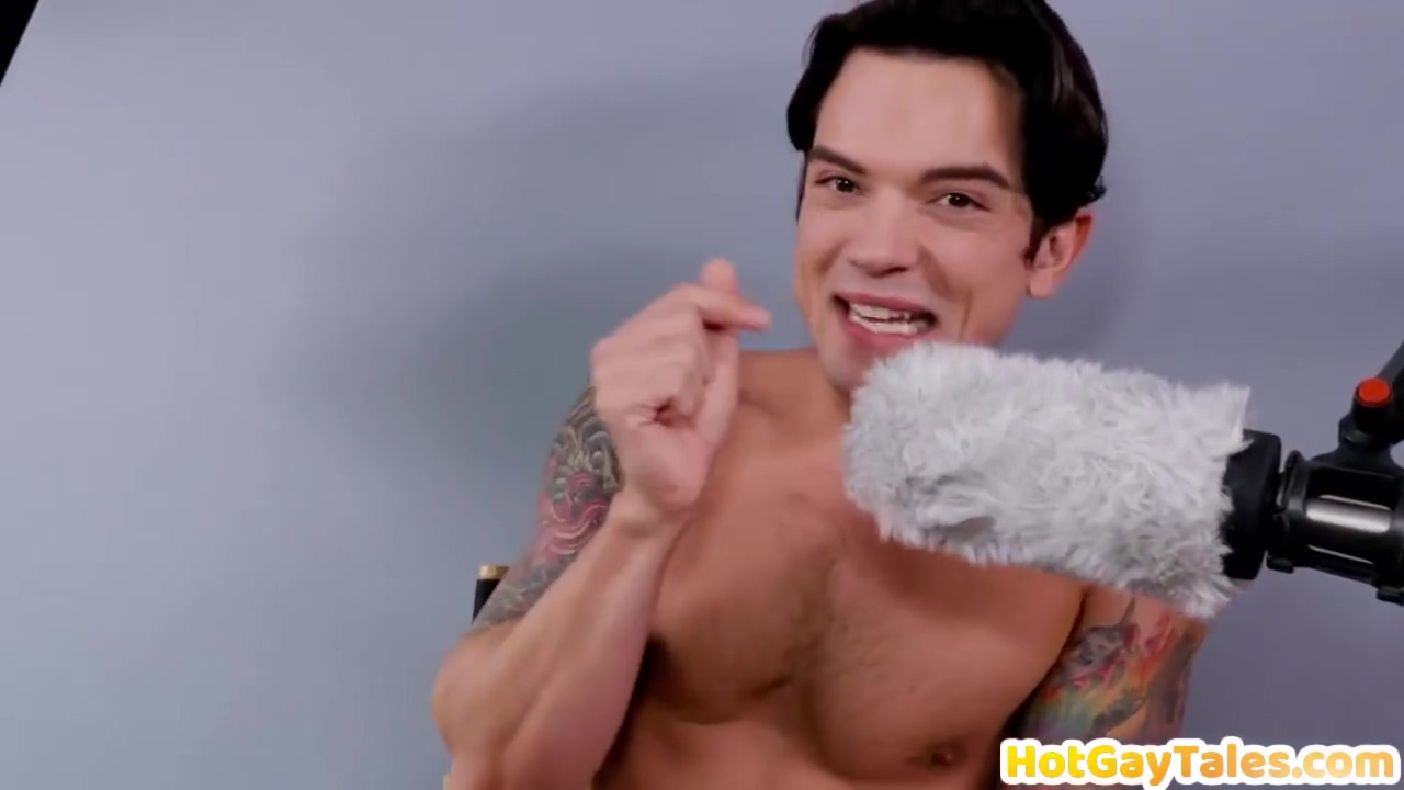 Athletic Tattooed Stud Bareback Fucked By Bf At Home