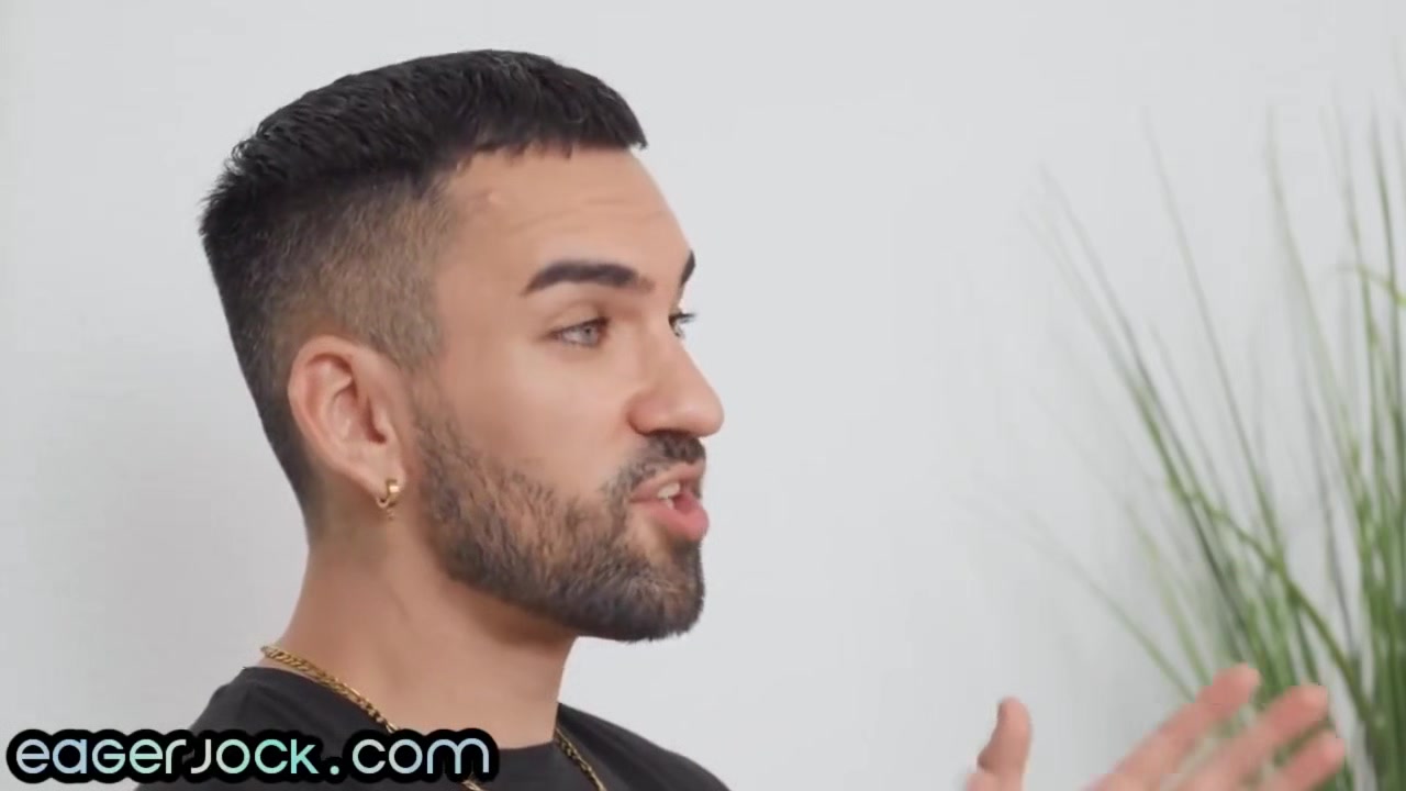 Handsome Solo Jock Jerks Cock Till Cum After Casting