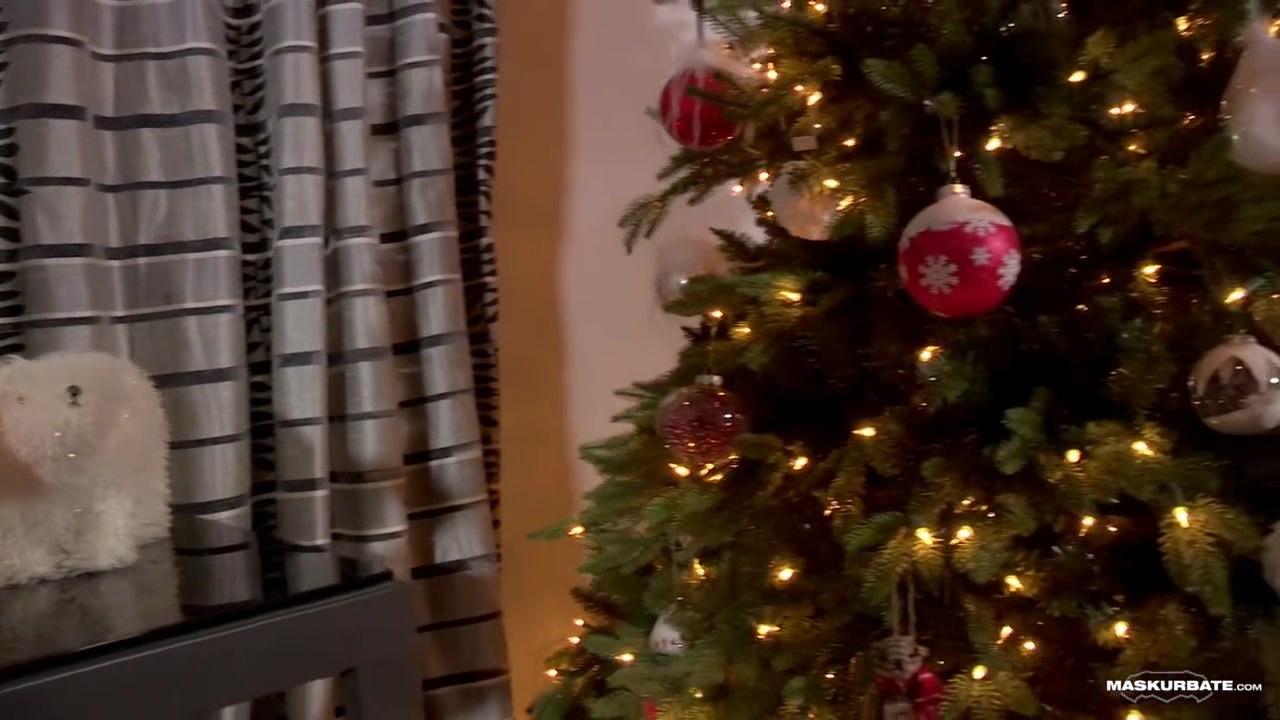 Free Premium Video Santa Ricky Spews His Gift On The Table
