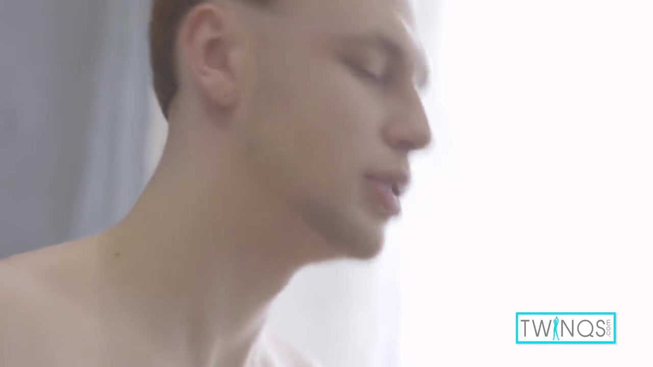 Oiled Up Logan Gets Butt Fucked By Big Cock Masseur Michael!
