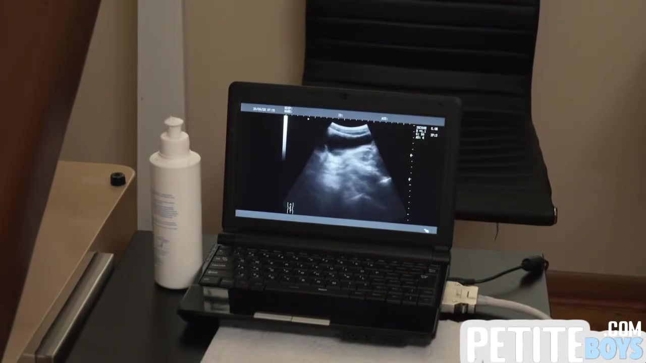 In Petite Barebacked During Ultrasound At Doctor With Gay Boy