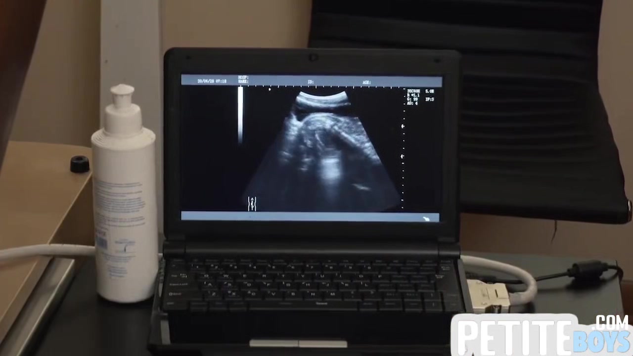 In Petite Barebacked During Ultrasound At Doctor With Gay Boy