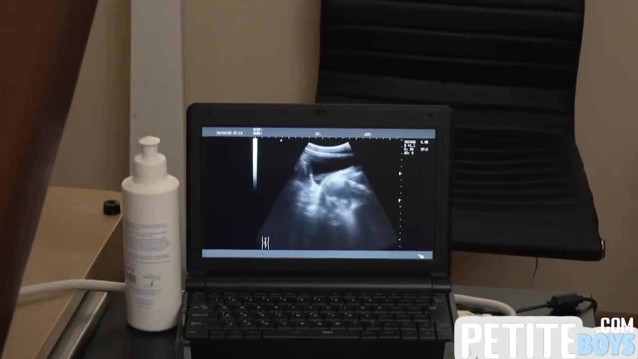 In Petite Barebacked During Ultrasound At Doctor With Gay Boy