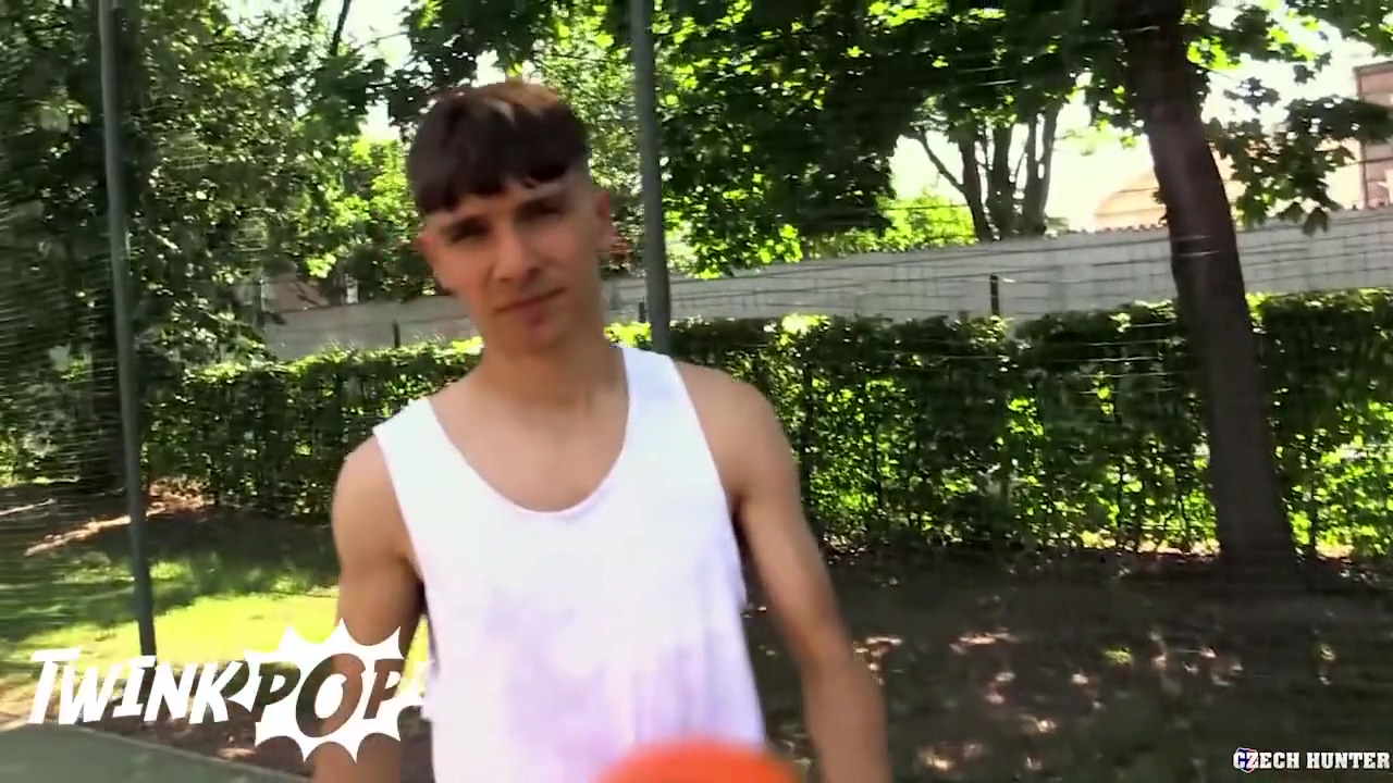 In Well-hung teen 18+ Fulfilled Strangers For A Big Pile Of Cash - Des Ires