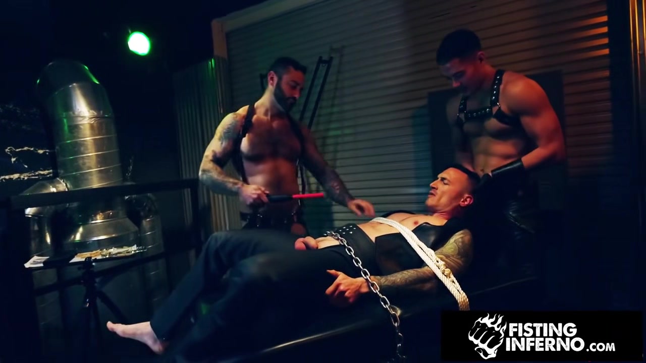 Derek Cage Creampied By Dom Hunks