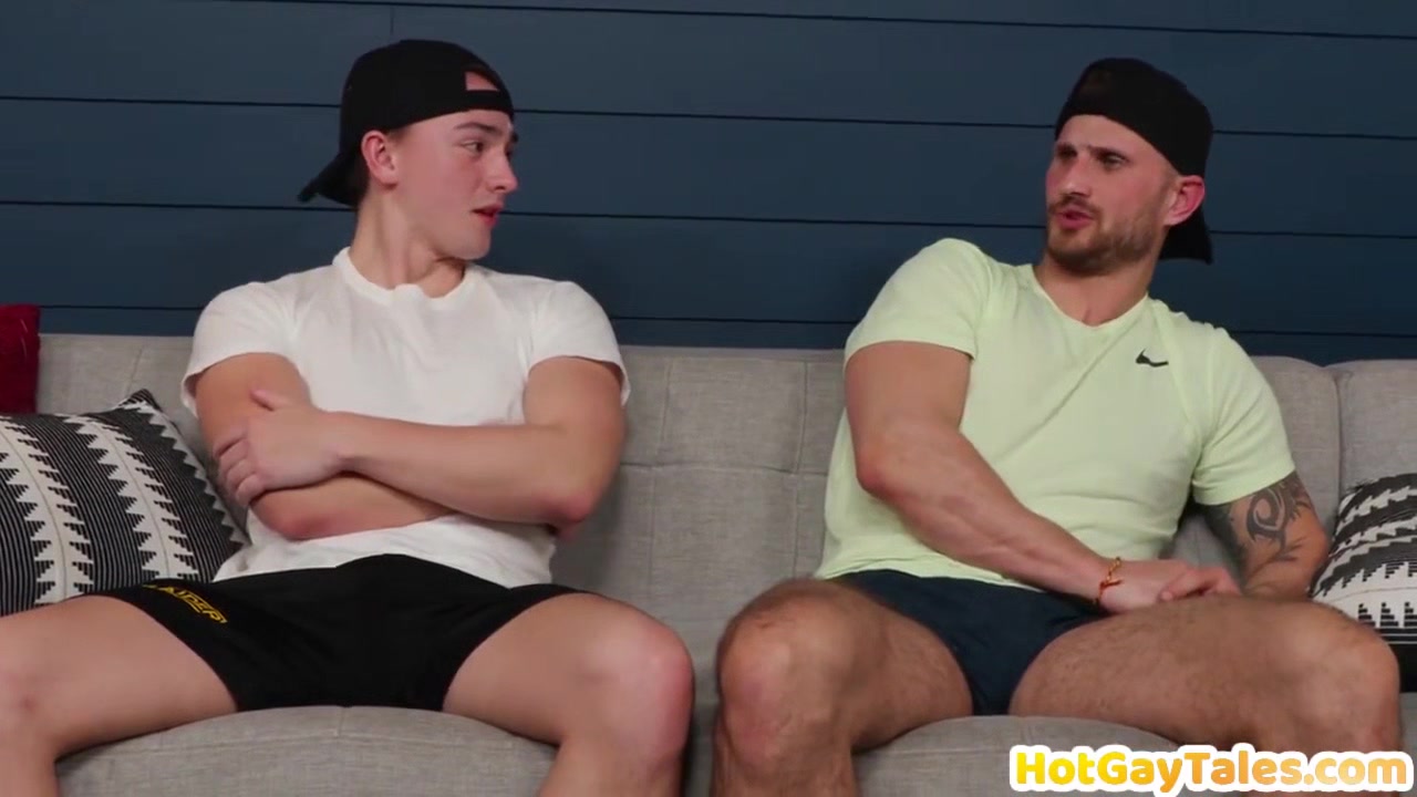 Tattooed Stud Bareback Banged By Bf On Couch After Kiss