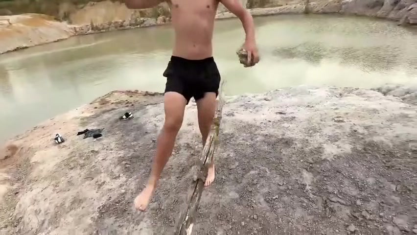 Eduardo Weeks In Showing Off His Body Outdoors With