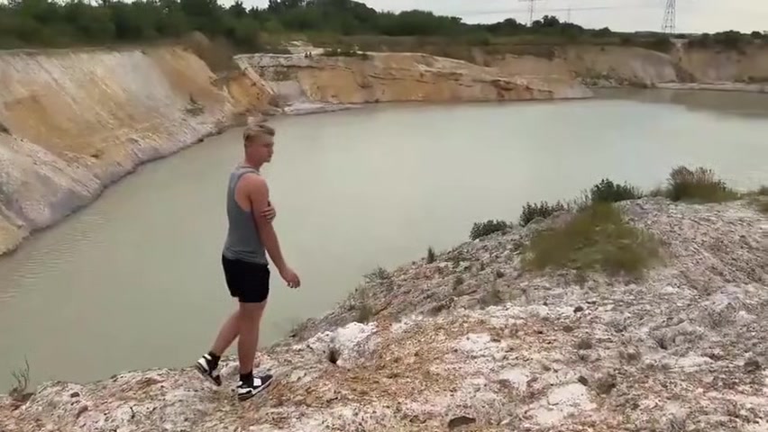 Eduardo Weeks In Showing Off His Body Outdoors With