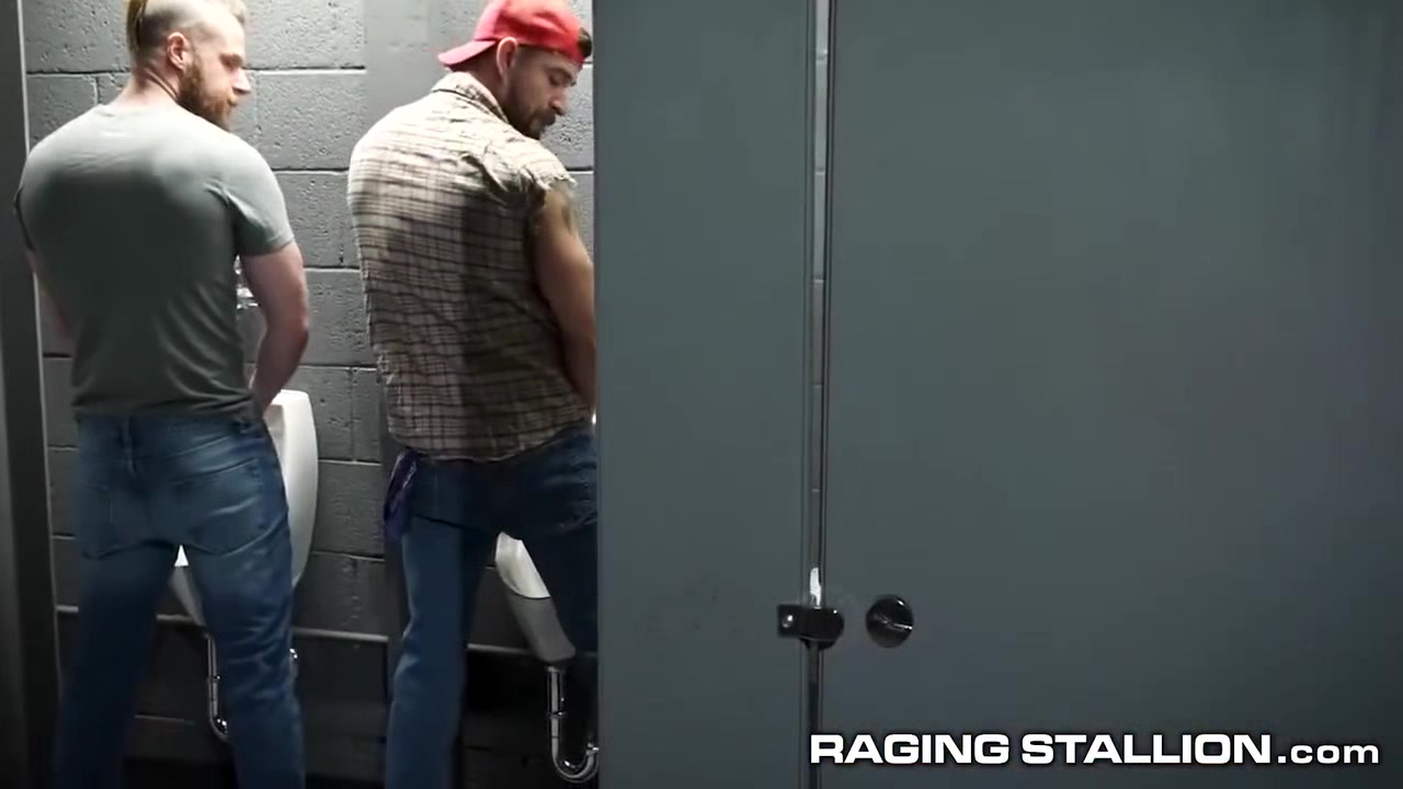 Muscly Hunks Bathroom Fuck Compilation