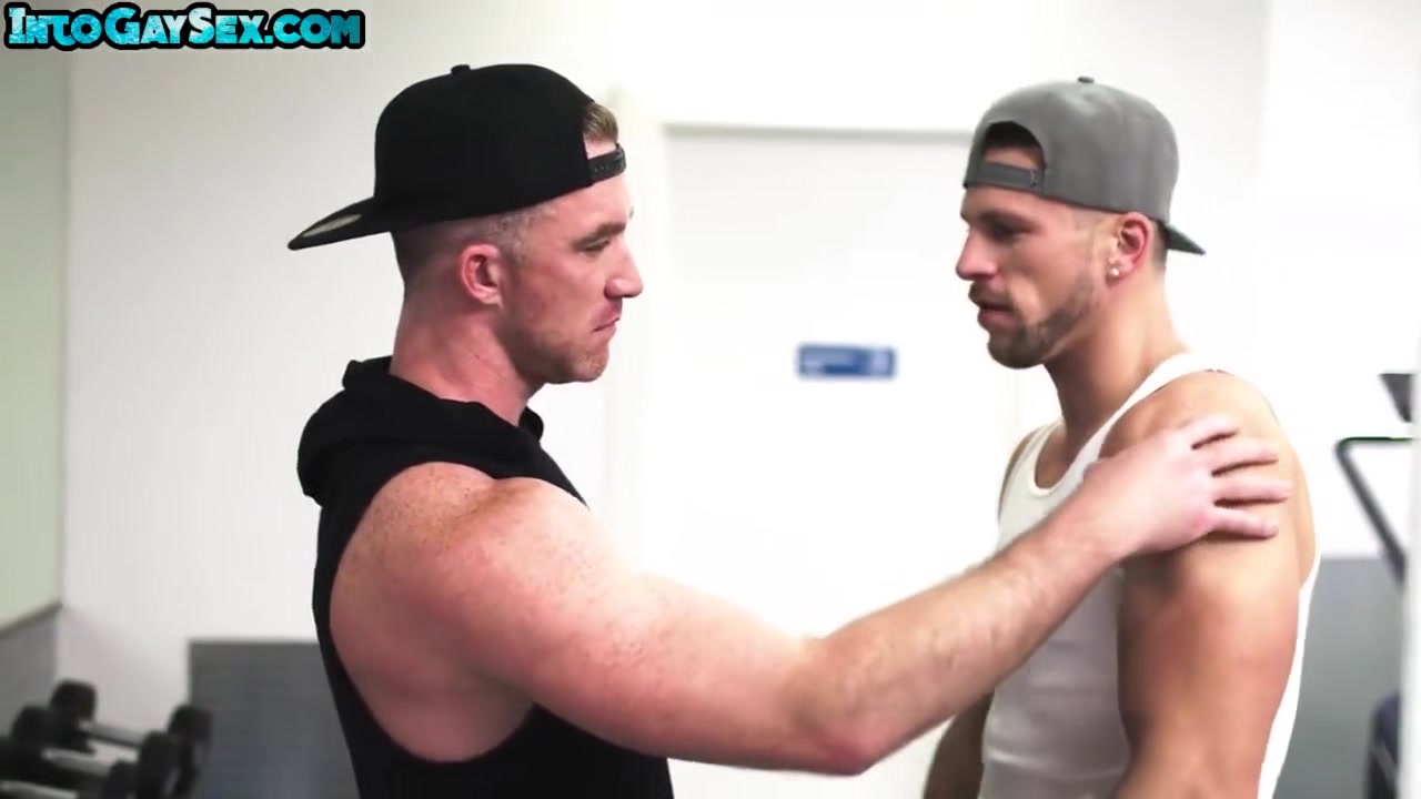 Athletic Jock Fucks Bfs Tight Asshole At Public Gym