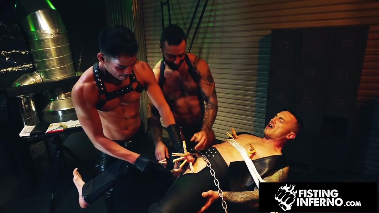 Sub Whore Derek Cage Deliciously Domd By Hunks & Cream