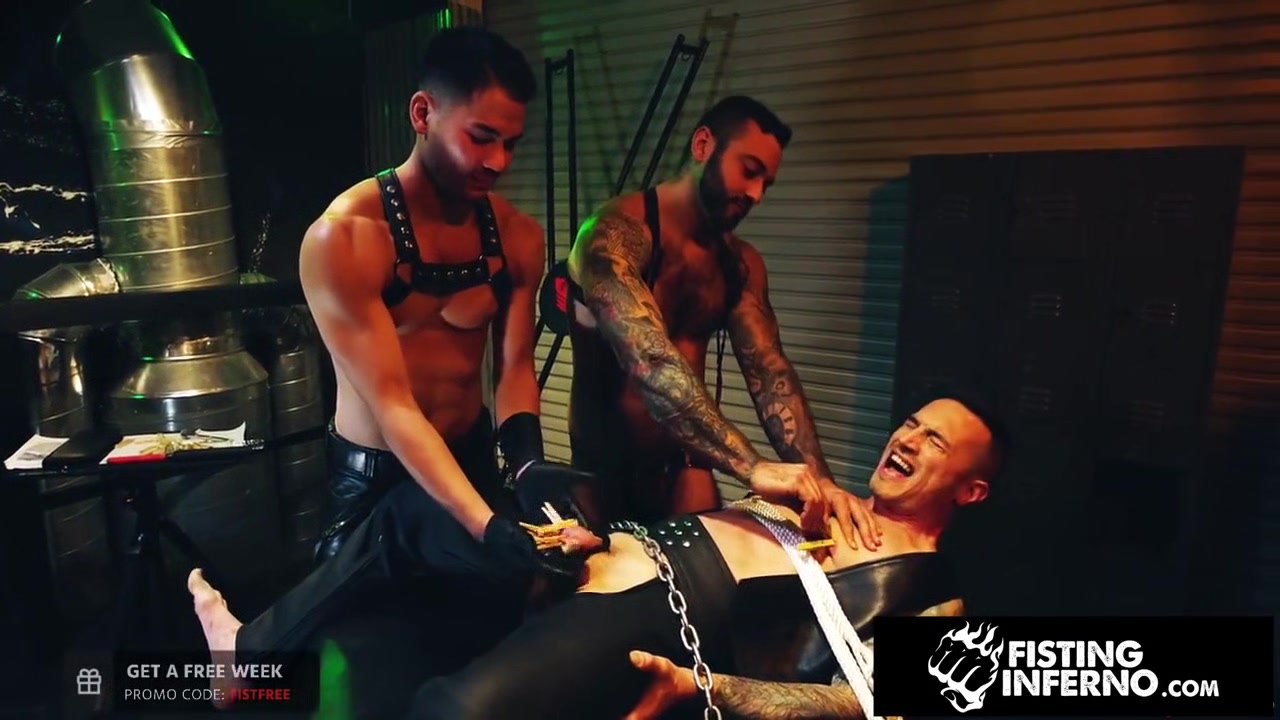 Sub Whore Derek Cage Deliciously Domd By Hunks & Cream