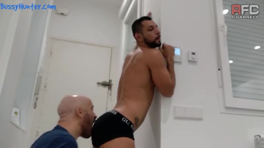 Max Fucks Oskar, Hot Latino Hunk (1