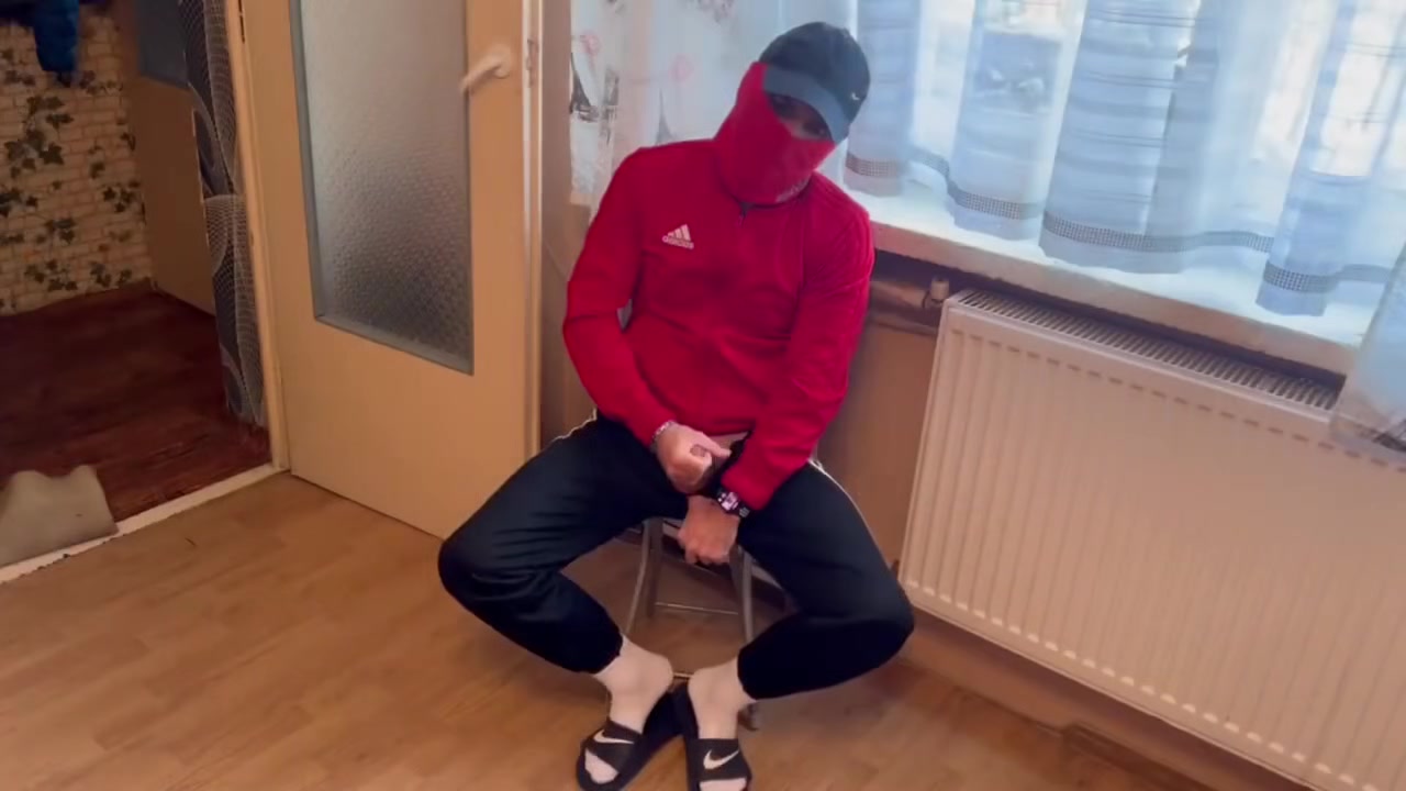 Athletic Master In Nike Tns Orders The Slutty Businessman To Make A Show For Him And Have Fun Till