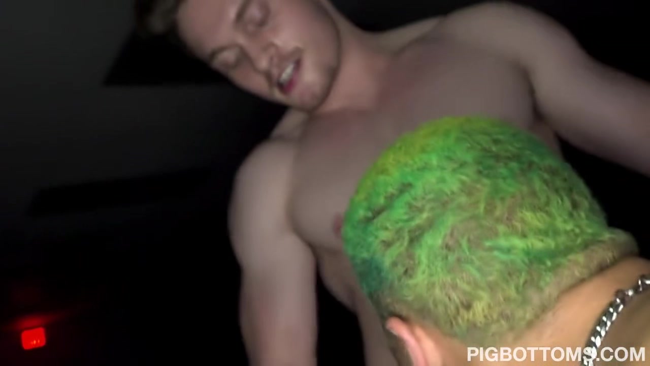 Pig Bottoms: Jay Tee With Malakai White At The Party