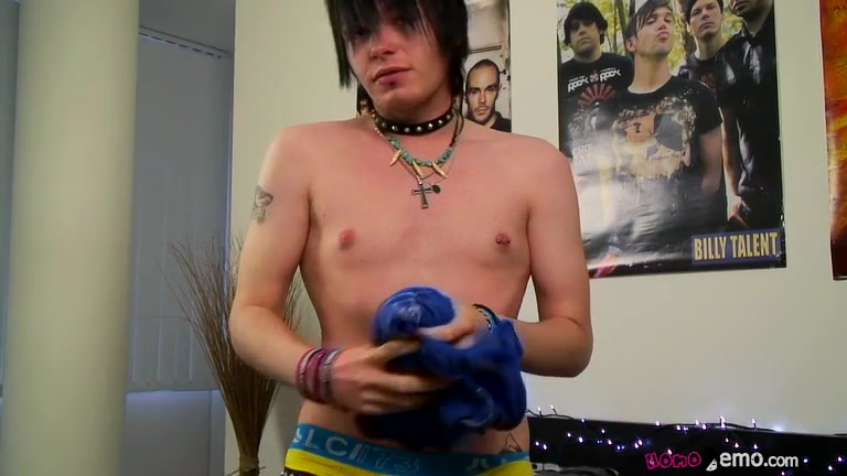 An Explosive Cum Wad From Sexy Alex - Alex Phoenix Jerkoff