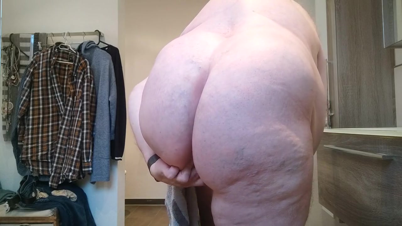 Drying After Shower And Play With My Asshole Cock And Tits