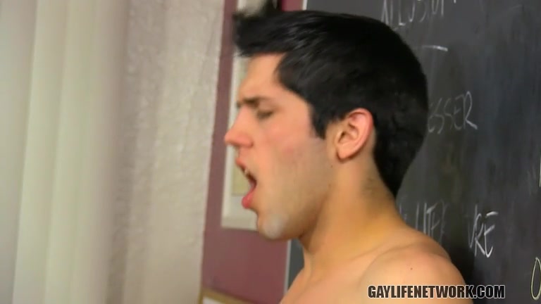 Tony Hunter Fucks Aiden Summers