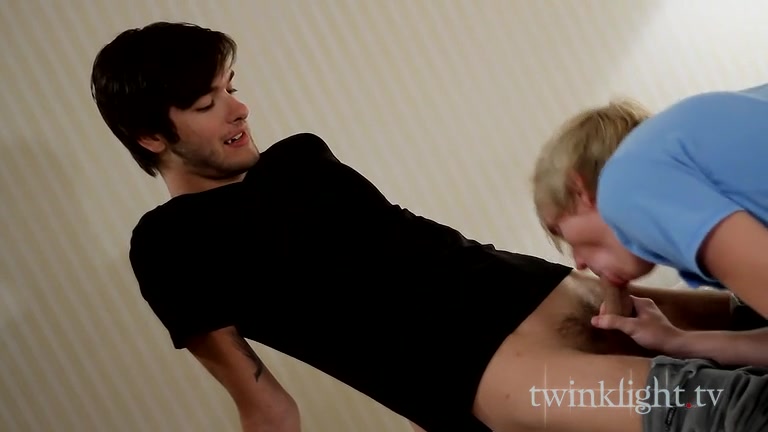Sexy Tanner Claims Evan's Twink Ass - Evan Lee And Tanner Kinsington