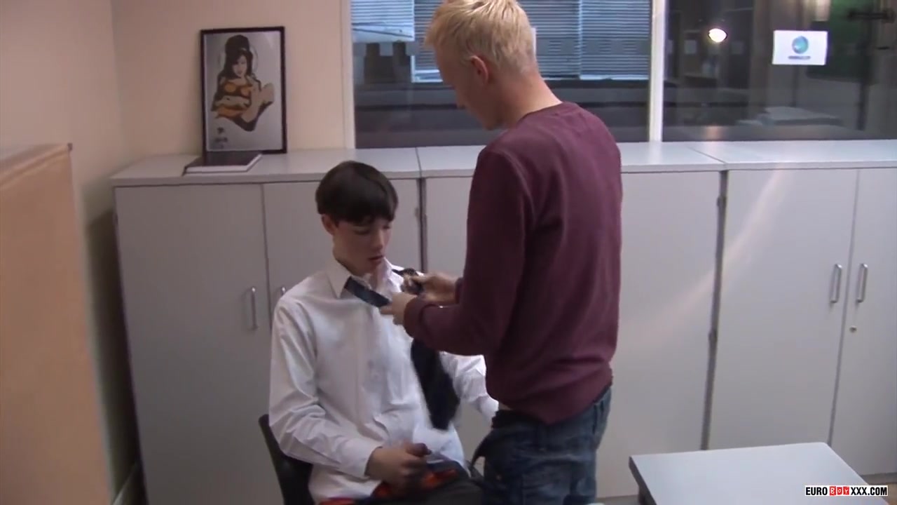 Charlie Snake And Lex Blond In Twink Seduces Adorable Office Clerk