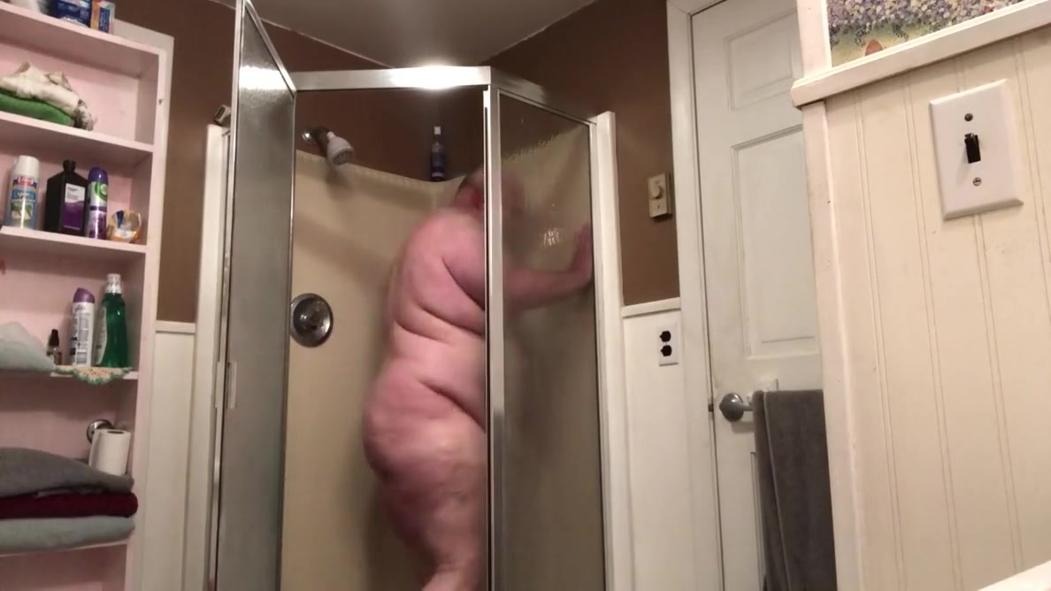 Shower Time 4 Hog