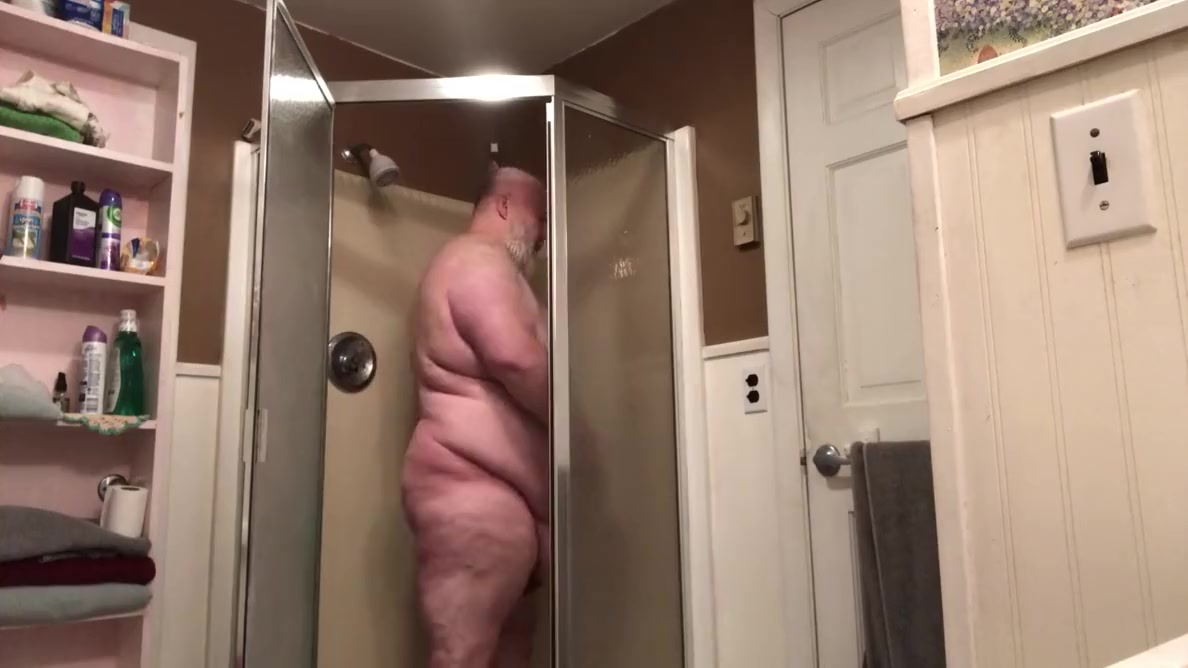 Shower Time 4 Hog