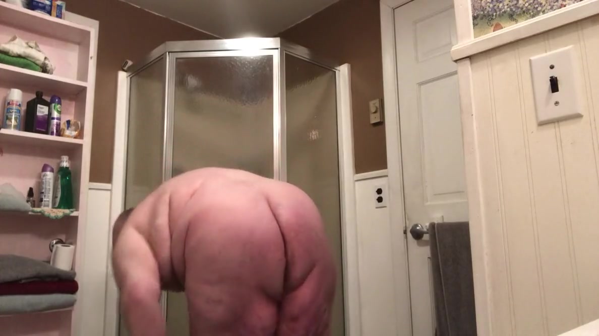 Shower Time 4 Hog