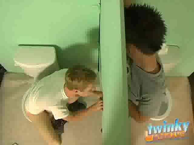 Twinks Fuck in Public Bathroom - Nevin Scott, Braden Fox & Jesse Jacobs