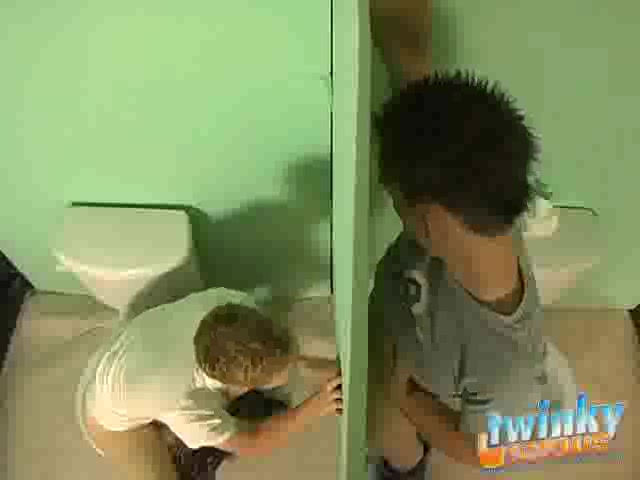 Twinks Fuck in Public Bathroom - Nevin Scott, Braden Fox & Jesse Jacobs