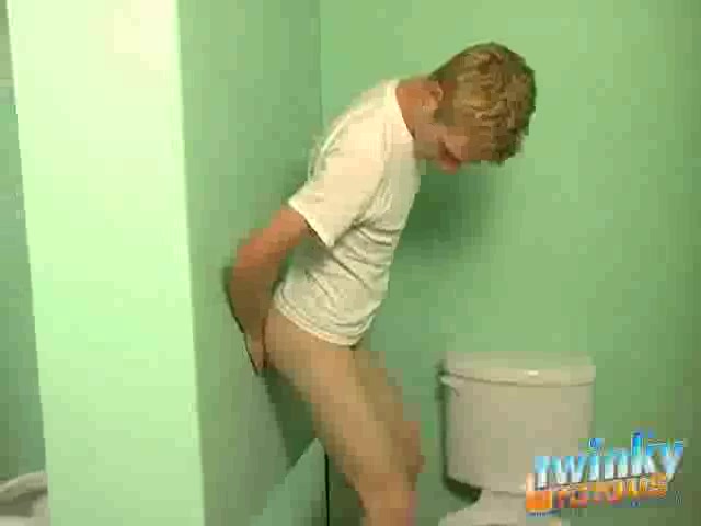Twinks Fuck in Public Bathroom - Nevin Scott, Braden Fox & Jesse Jacobs