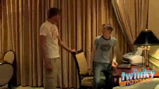 Reed & Braden Have Hot Vacation Fuck - Braden Phoenix & Reed Parker