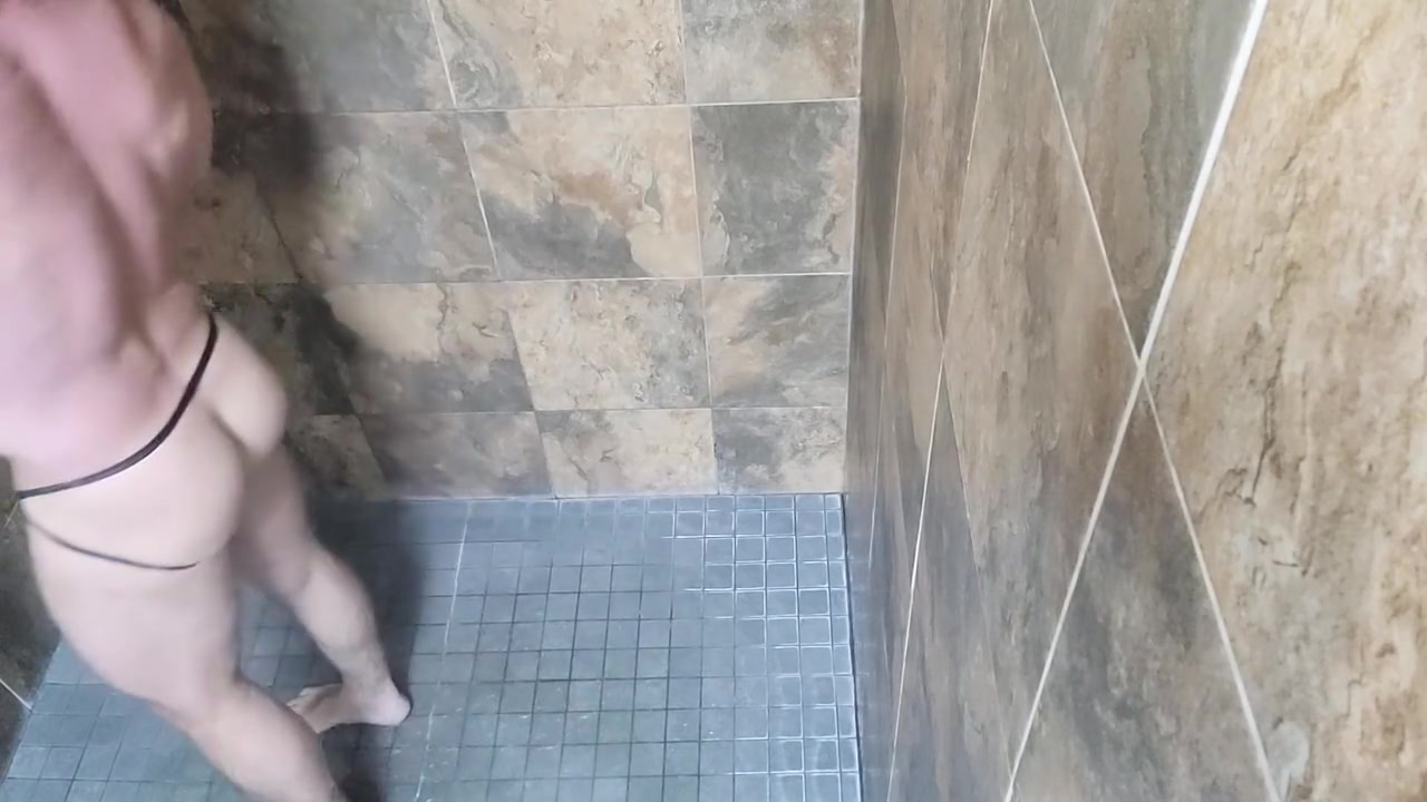 Muscle Stud Eats His Own Cum In Gym Shower
