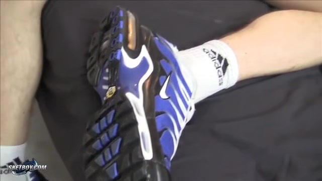 SketBoy.com - Sneakers and a masturbator