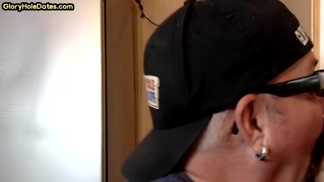 Homemade gloryhole BJ DILF gets banged in closeup video