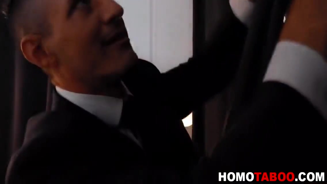 Gay Porn In Step Daddy Has Gay Sex In The Office 7 Min