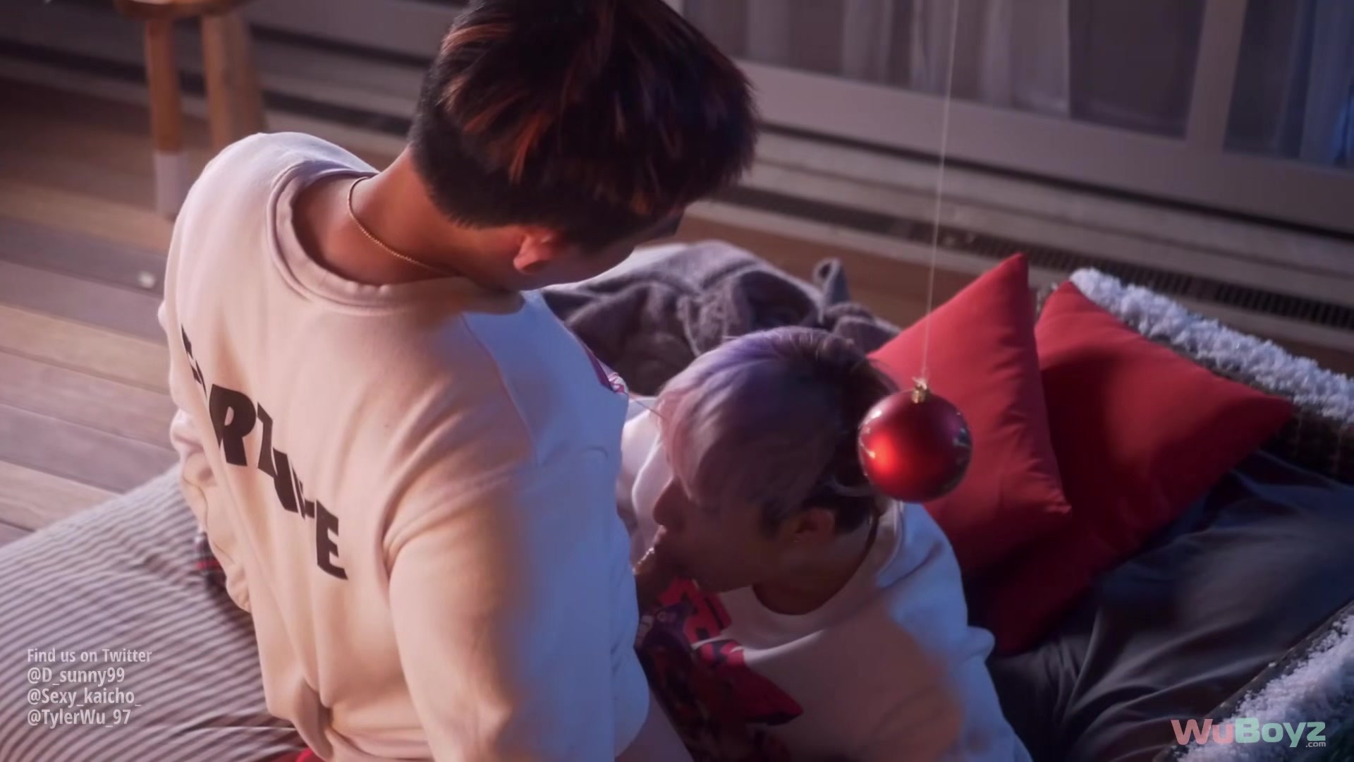 Merry Christmas from Kai and Sunny