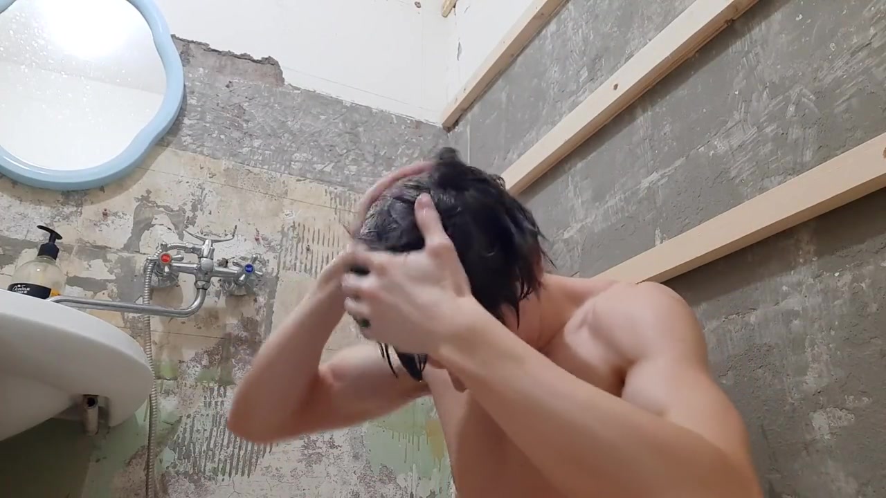 Hot Muscular Guy Washes In The Shower 4k Video