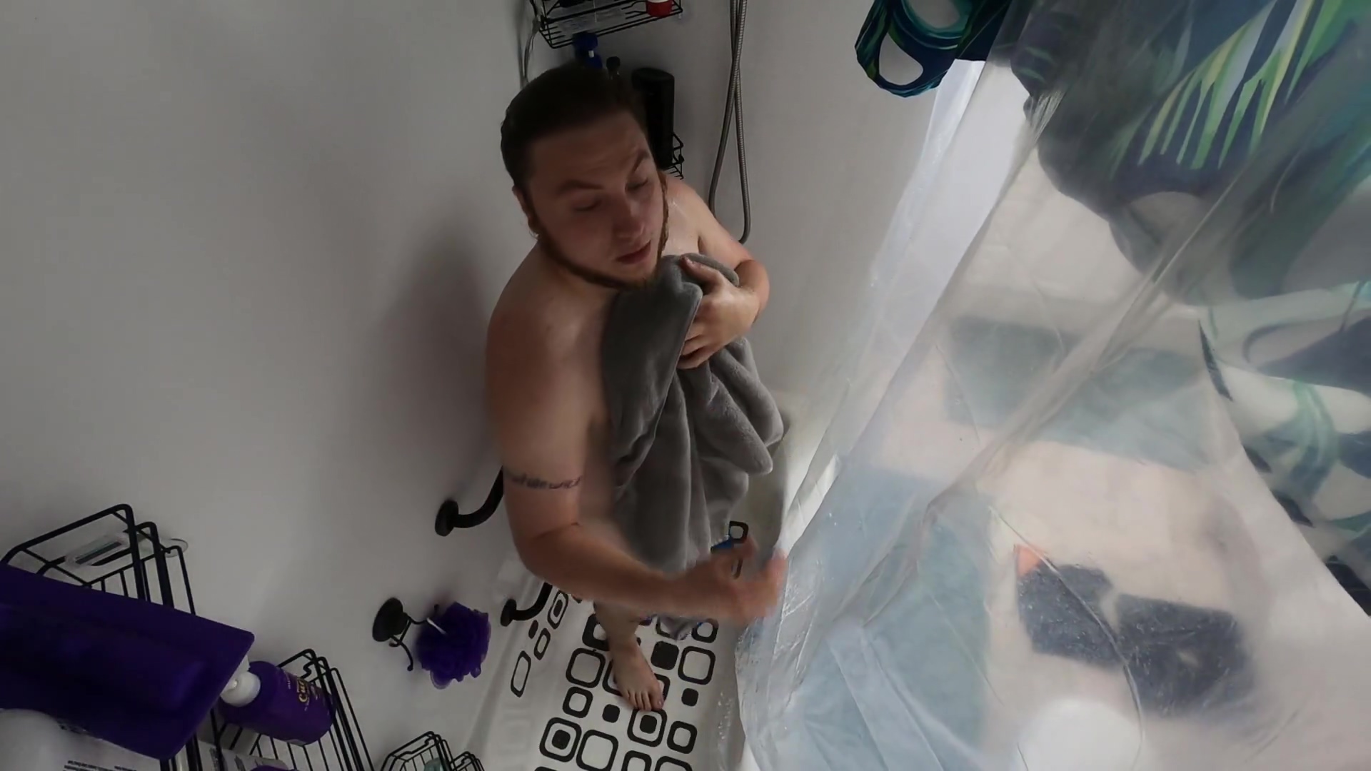 Housewife Becki He Takes A Shower