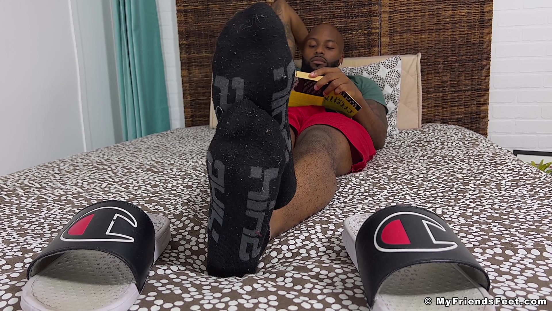 Spy on Dallas' Feet - Dallas