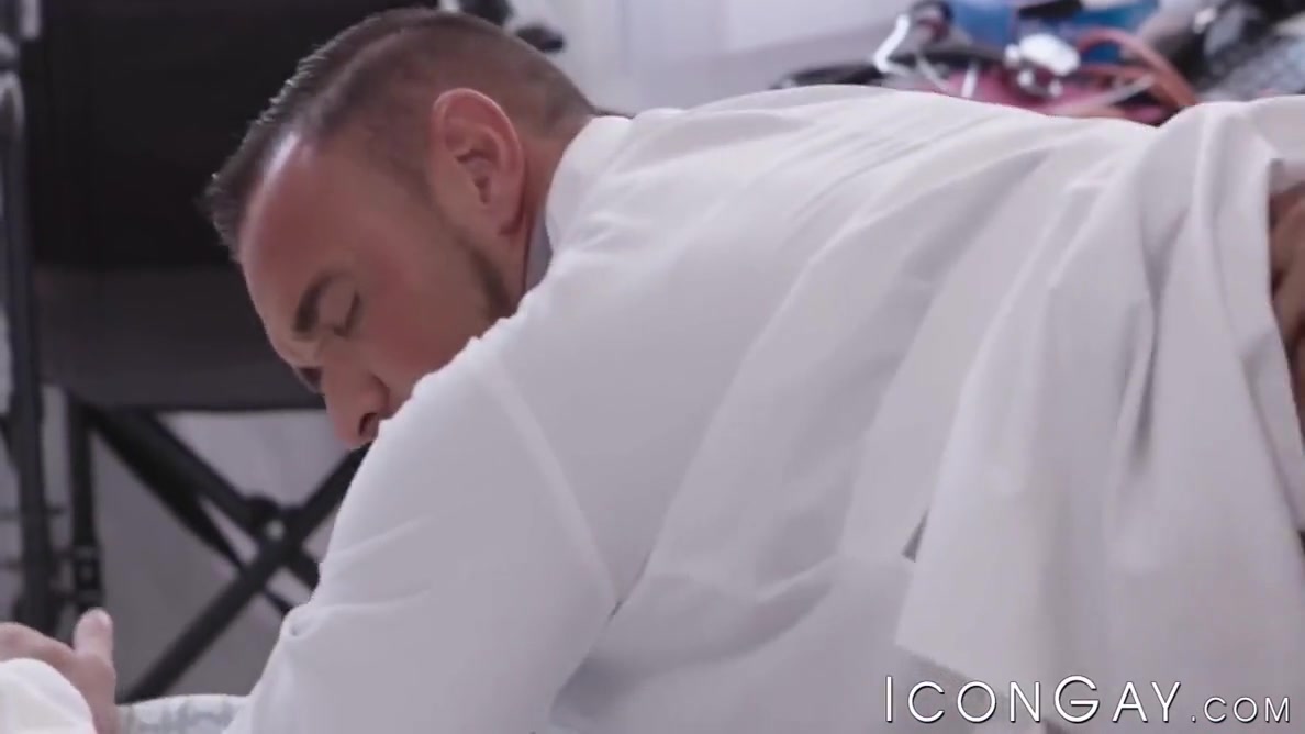 Black Stud Pounds His Doctor With Michael Roman And Jaxx Maxim