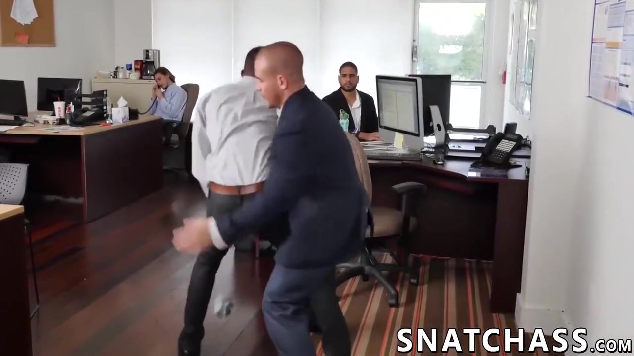 Sugary Chocolate Lad Spitroasted In Hot Office Threeway