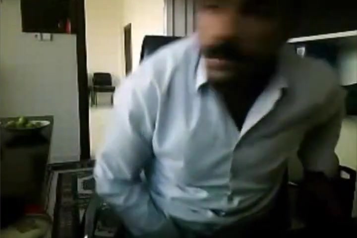 Arab Iraqi Step daddy Excited In His Office !!
