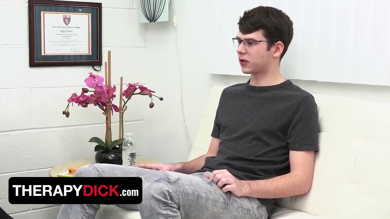 Young Twink Expresses His Sexual Desire To His Good Looking Doctor