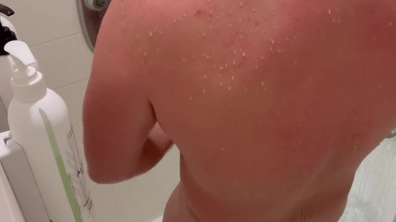 Dude Squirting In The Shower