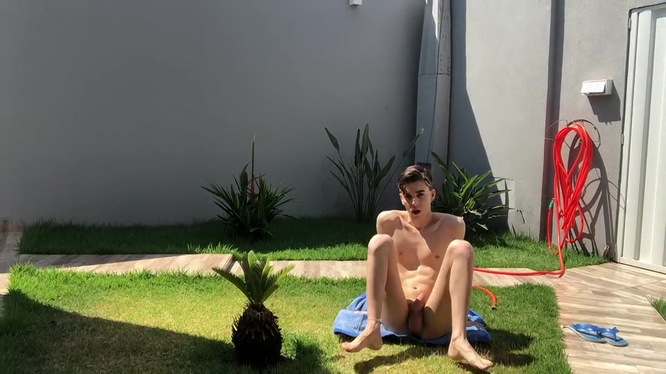 Stroking In The Sun With Henry - Henry Evans