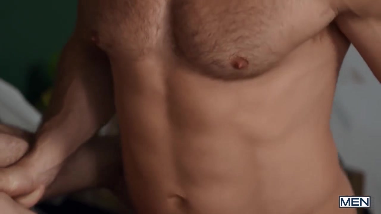 Men : Bareback Spit Trevor Brooks Alongside Dom King