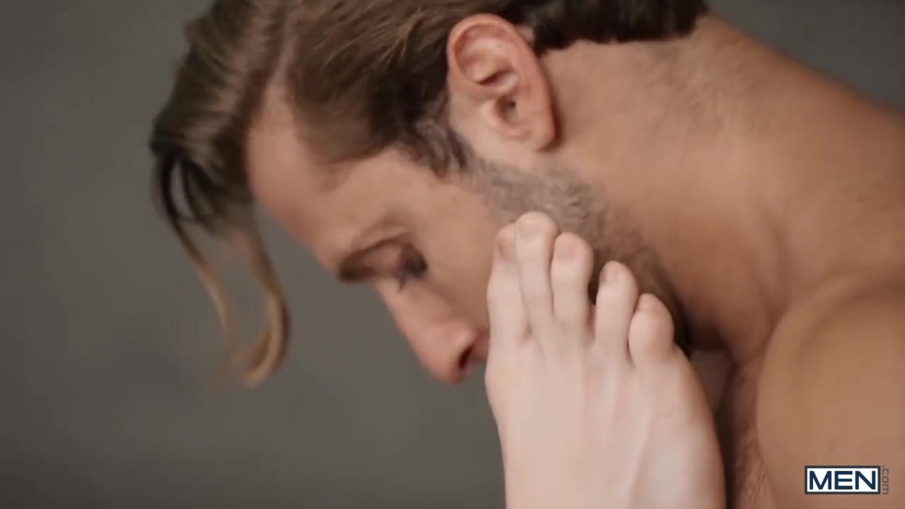 Men : Bareback Spit Trevor Brooks Alongside Dom King