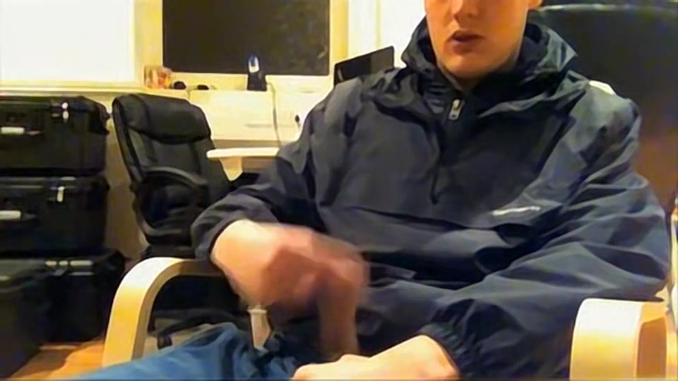 Webcam Wanking In The Office - Tyler Bolt