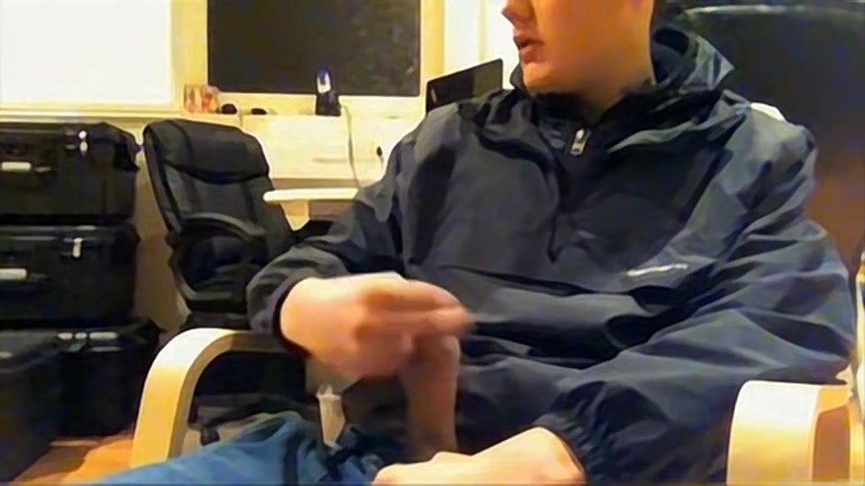 Webcam Wanking In The Office - Tyler Bolt