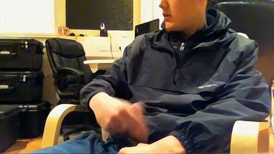 Webcam Wanking In The Office - Tyler Bolt